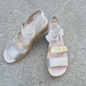 Dansko Malena Metallic Gold Fully Adjustable Sandal Size 40